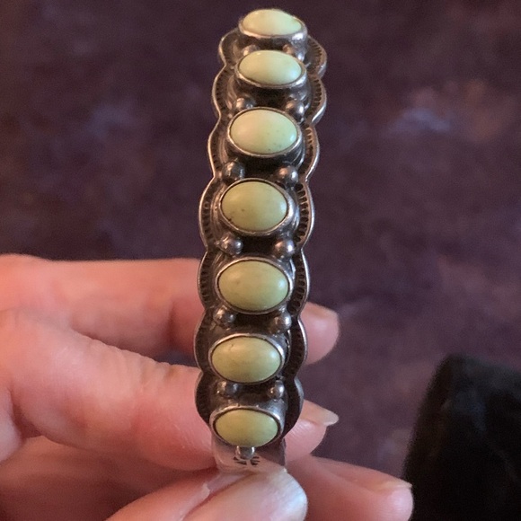 Vintage Navajo Cuff signed “Linda Johnson” - Picture 7 of 8